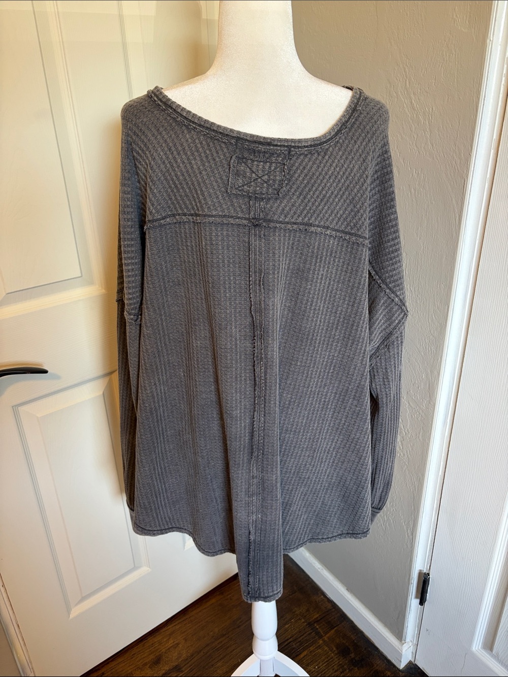 Free People We The Free Washed V-Neck Waffle Knit Sweater Coraline Thermal - Picture 4 of 5